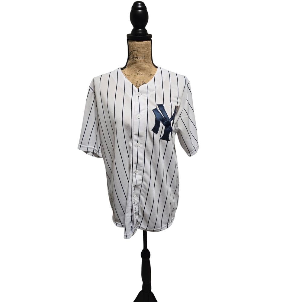 Fordham New York Yankees jersey, size medium